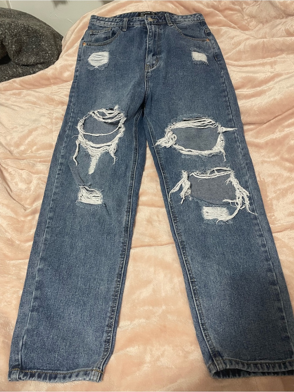 PrettyLittleThing Women’s Distressed Dark Blue Mom Jeans